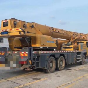 December 2017 XCMG 25-ton crane