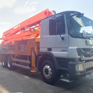 2012 Puzmeister 38 meters concrete pump truck
