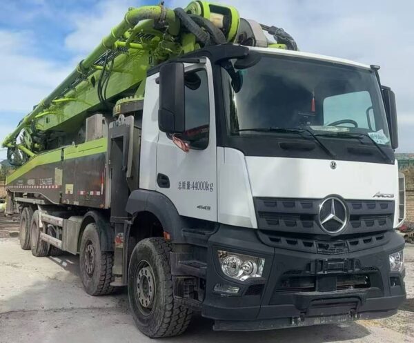 2021 ZOOMLION 59-meter concrete pump truck