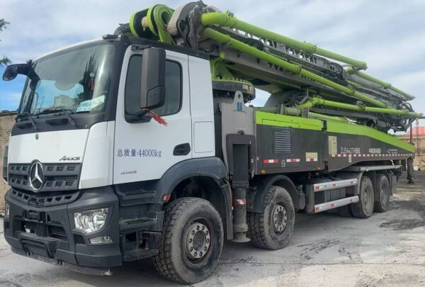 2021 ZOOMLION 59-meter concrete pump truck - Image 4