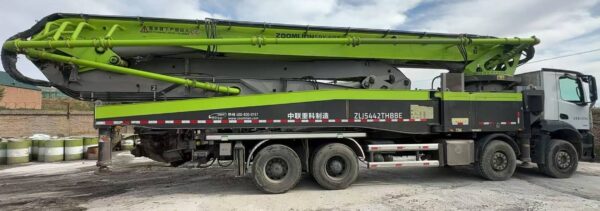 2021 ZOOMLION 59-meter concrete pump truck - Image 9