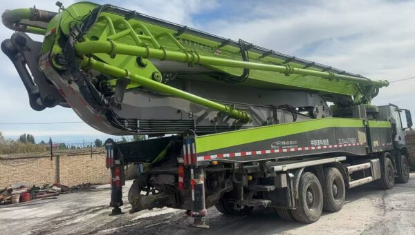2021 ZOOMLION 59-meter concrete pump truck - Image 8