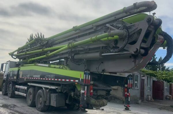 2021 ZOOMLION 59-meter concrete pump truck - Image 5