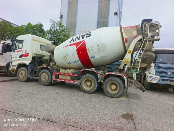 2021 Sany 12-cylinder concrete mixer truck - Image 4