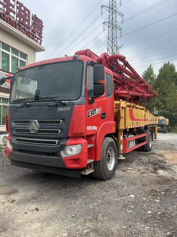 2021 Sany 39-meter concrete pump truck - Image 3