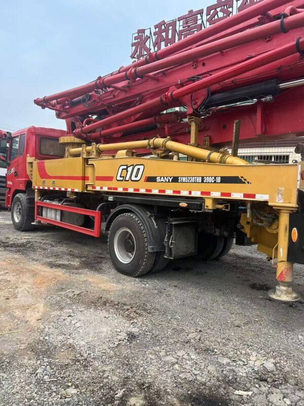 2021 Sany 39-meter concrete pump truck - Image 5
