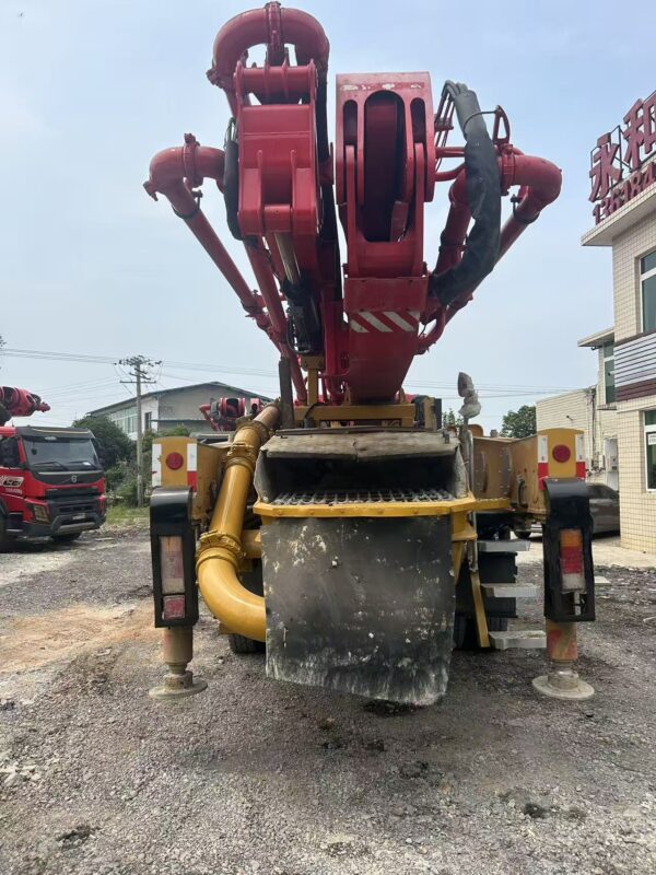 2021 Sany 39-meter concrete pump truck - Image 6