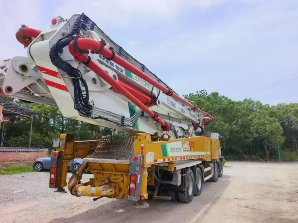 2021 XCMG 58-meter concrete pump truck - Image 3