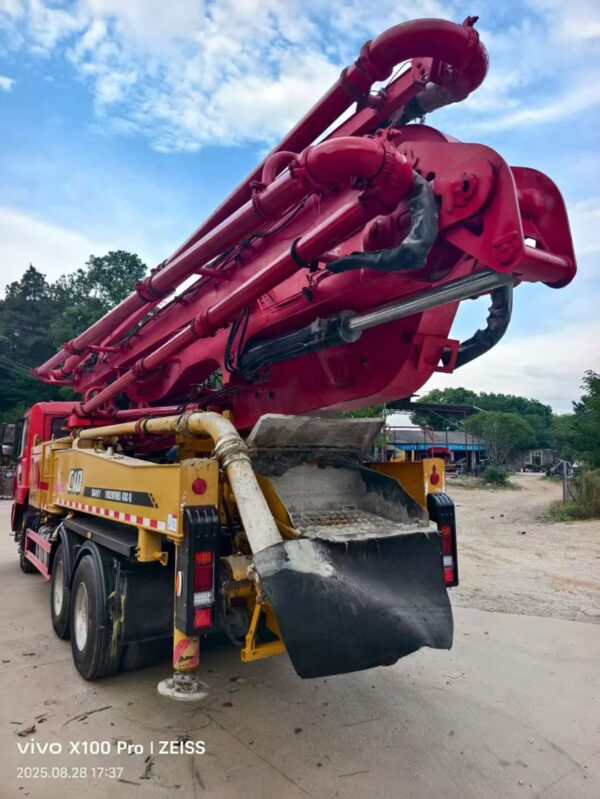 2021 SANY 43-meter concrete pump truck - Image 4