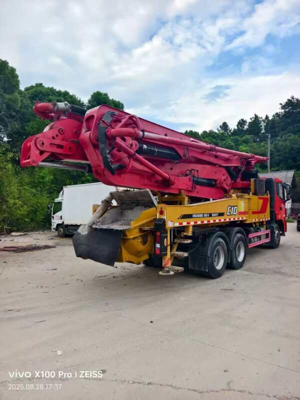 2021 SANY 43-meter concrete pump truck - Image 5