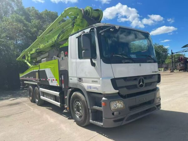 2021 ZOOMLION 52-meter concrete pump truck